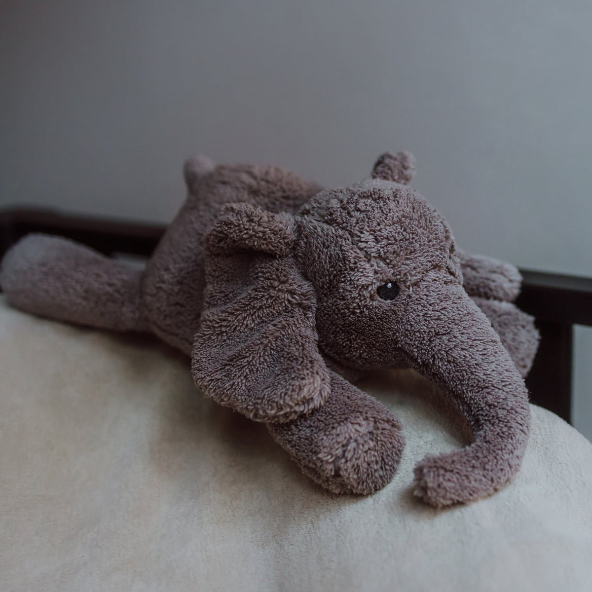 George (grey) - Oplaadbare hartslagknuffel - Flow Amsterdam