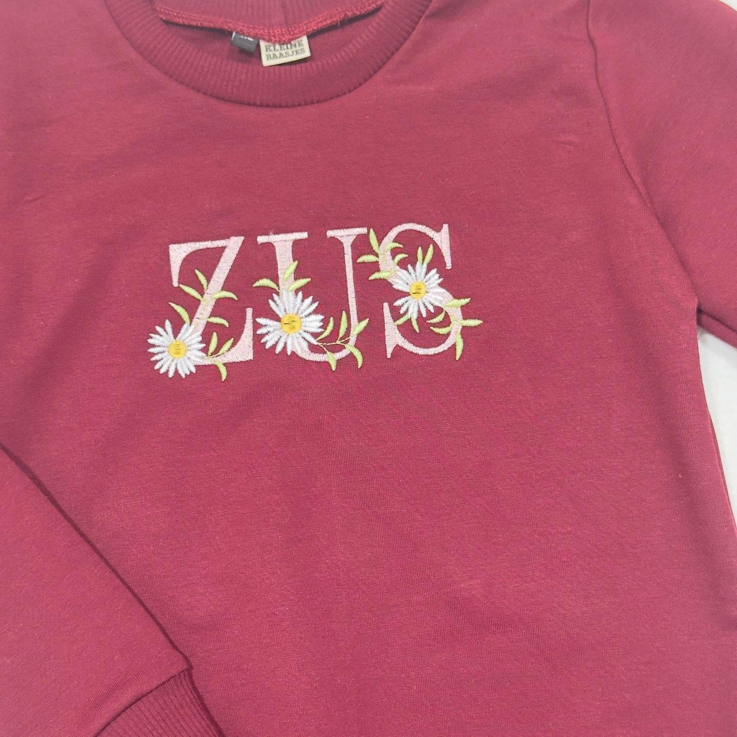 Geborduurde Baby en Kids Sweater Wijnrood 'ZUS'